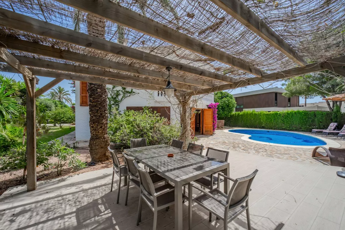 4-bedroom Villa In Orihuela, Spain (300 M²)