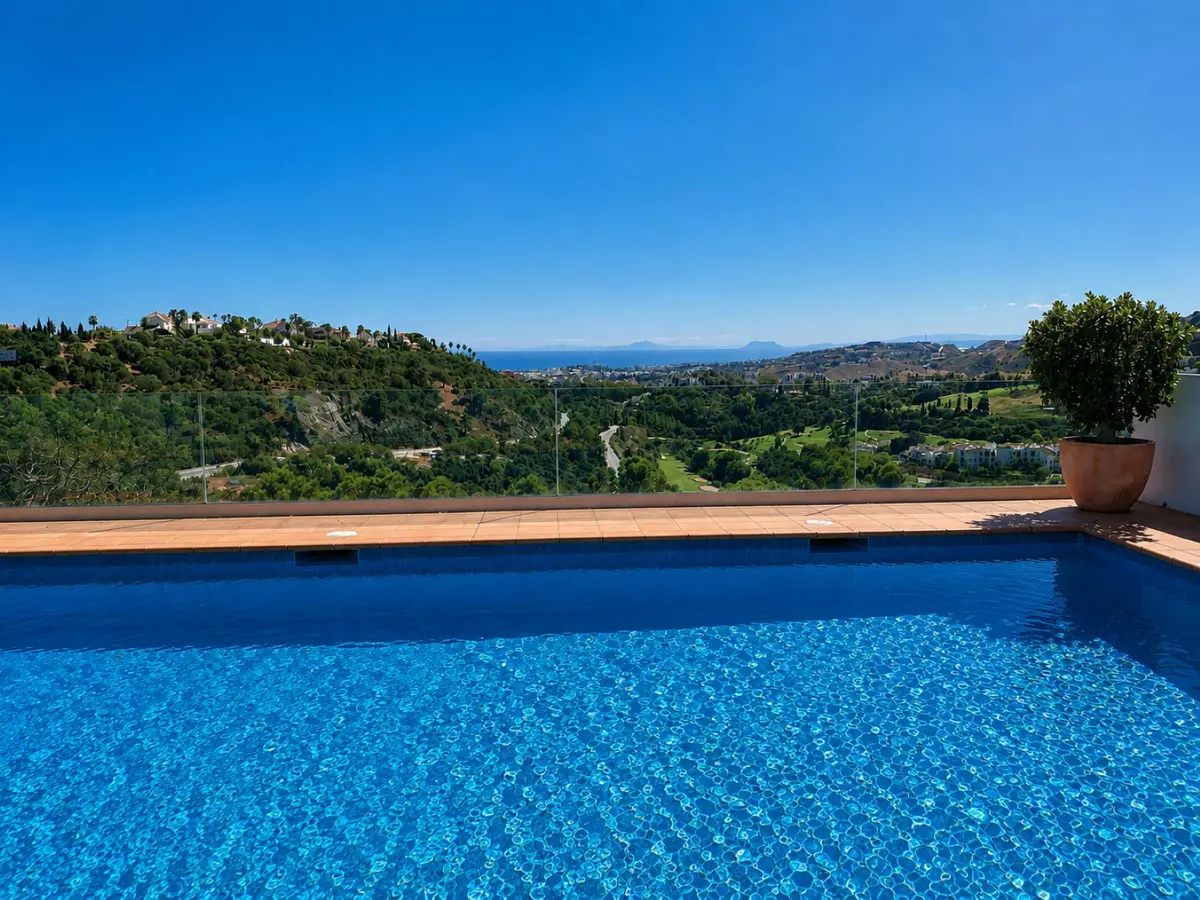 2-bedroom Apartment In Benahavis, Spain (107 M²)