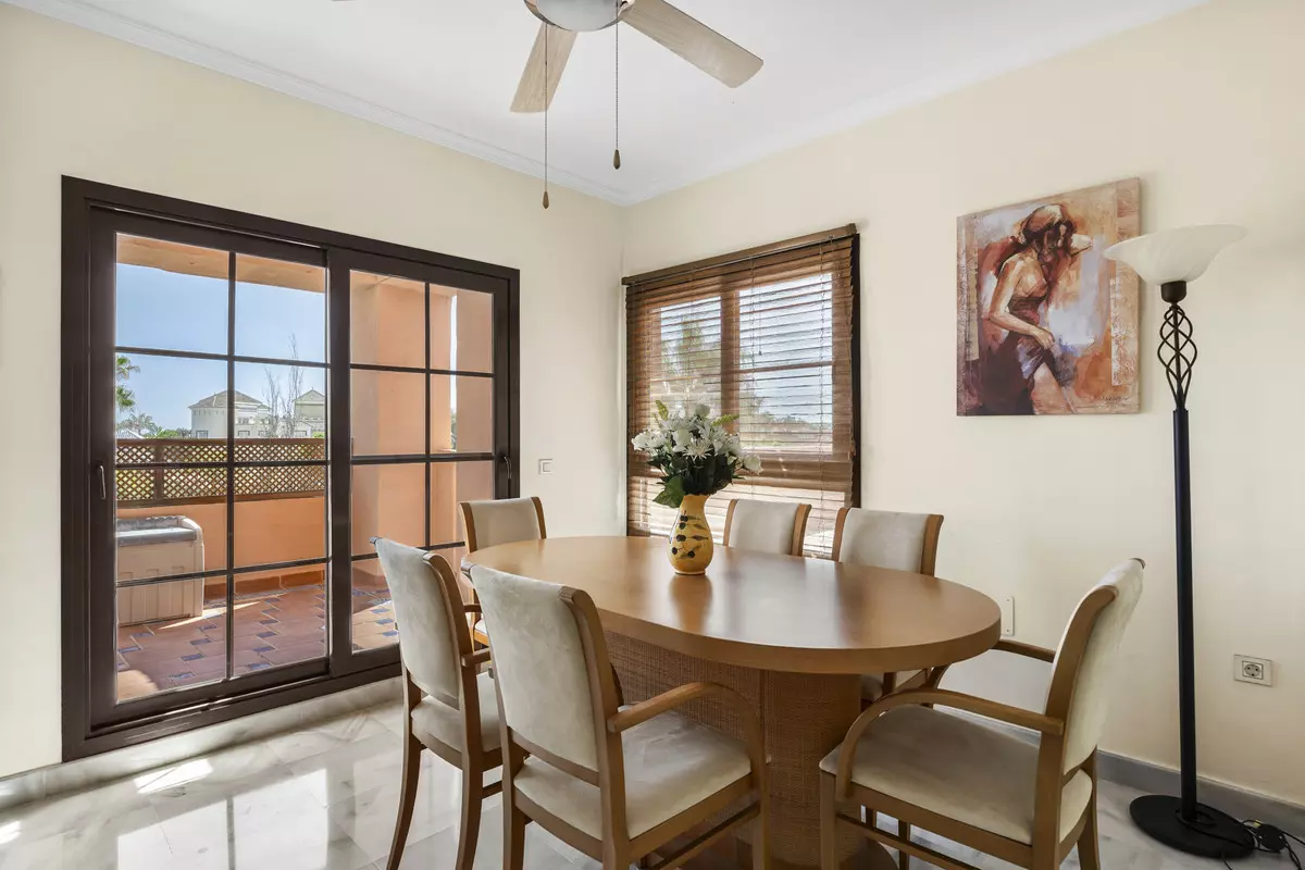 5-bedroom Apartment In Estepona, Spain (205 M²)