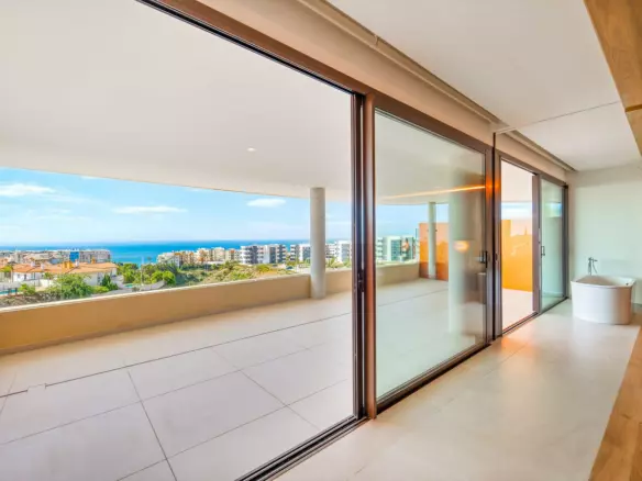 2-bedroom Apartment In Fuengirola, Spain (90 M²)