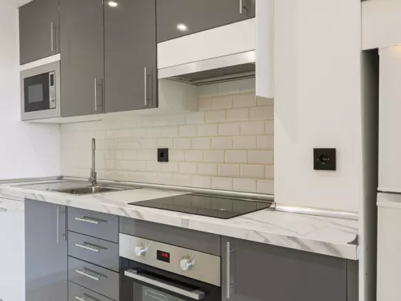 2-bedroom Apartment In Marbella, Spain (100 M²)