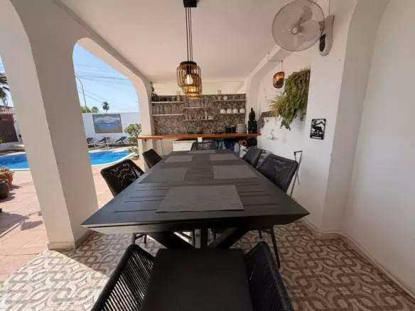 3-bedroom Villa In Torrevieja, Spain (142 M²)