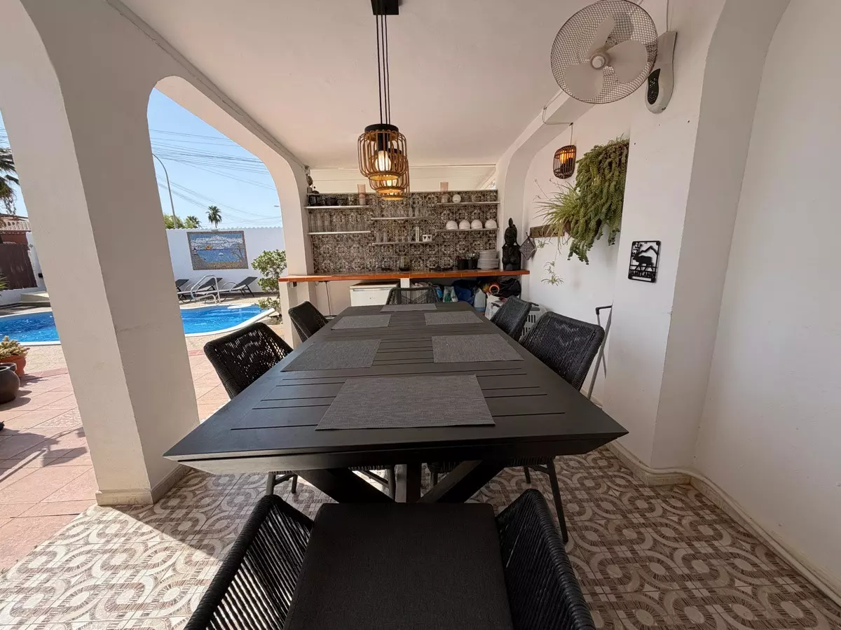 3-bedroom Villa In Torrevieja, Spain (142 M²)