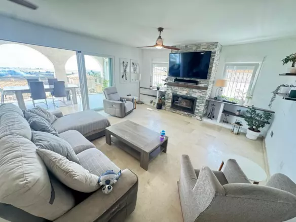 5-bedroom Villa In San Miguel De Salinas, Spain (163 M²)