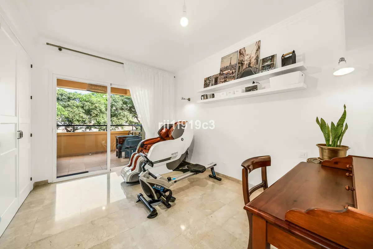 3-bedroom Apartment In Marbella, Spain (141 M²)