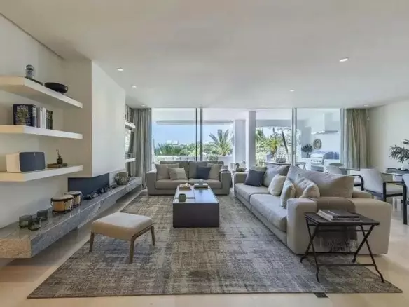 3-bedroom Apartment In Marbella, Spain (250 M²)