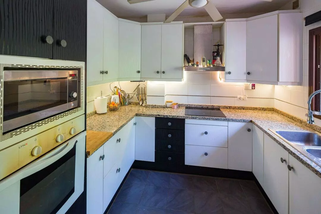 4-bedroom Villa In Marbella, Spain (270 M²)