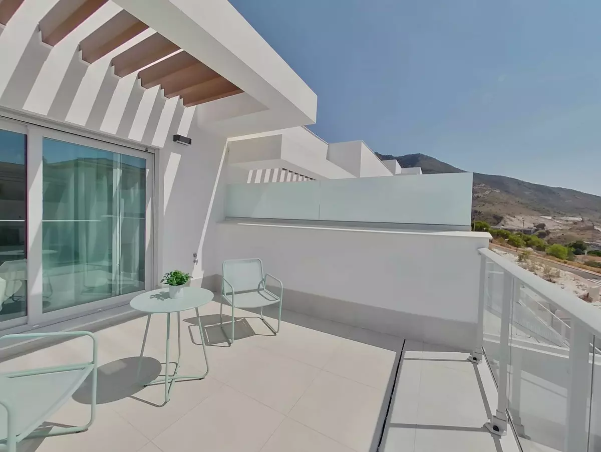 3-bedroom Apartment In Benalmádena, Spain (132 M²)