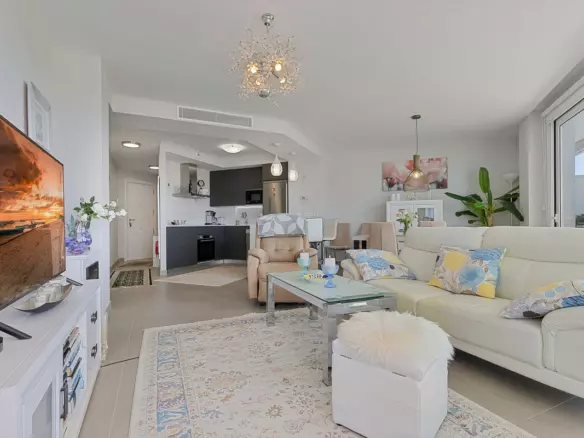 2-bedroom Apartment In Fuengirola, Spain (83 M²)