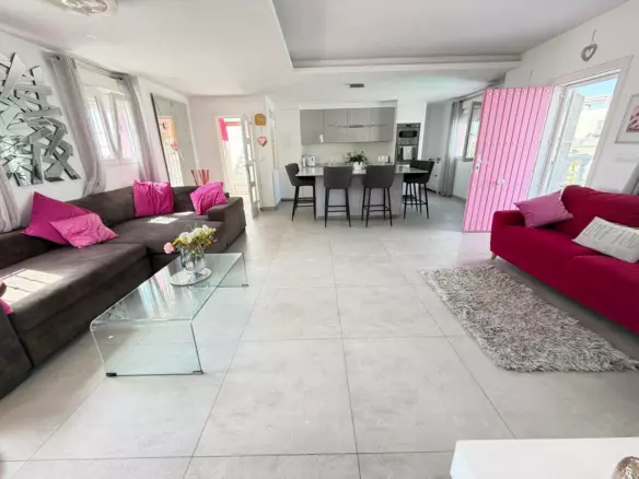3-bedroom Villa In San Miguel De Salinas, Spain (160 M²)