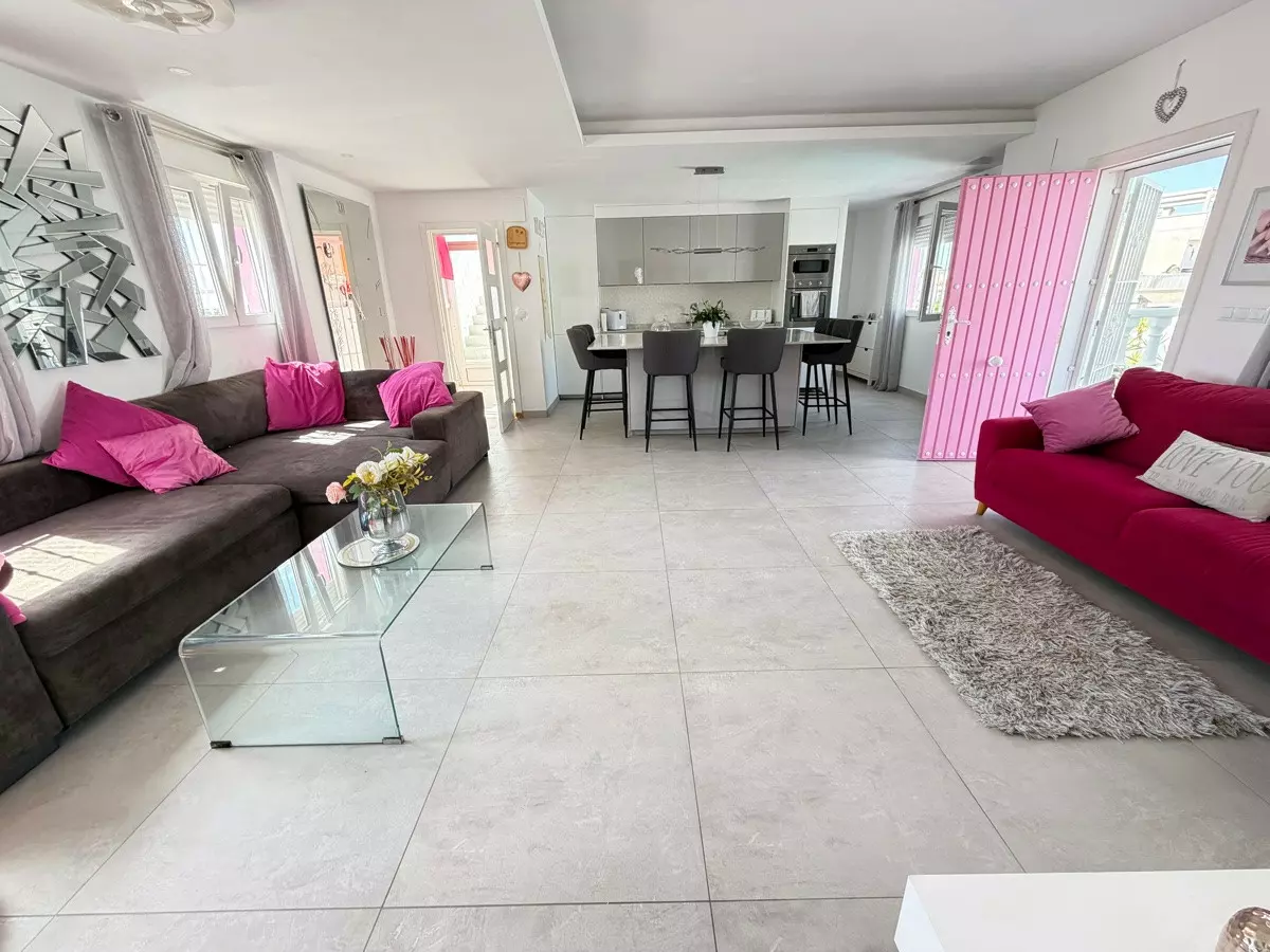 3-bedroom Villa In San Miguel De Salinas, Spain (160 M²)