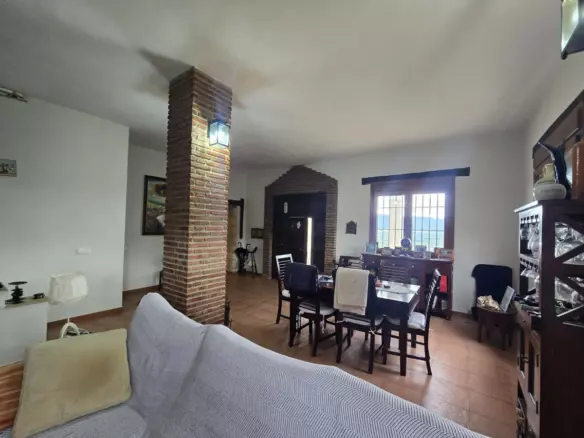 5-bedroom Country House In Cártama, Spain (253 M²)