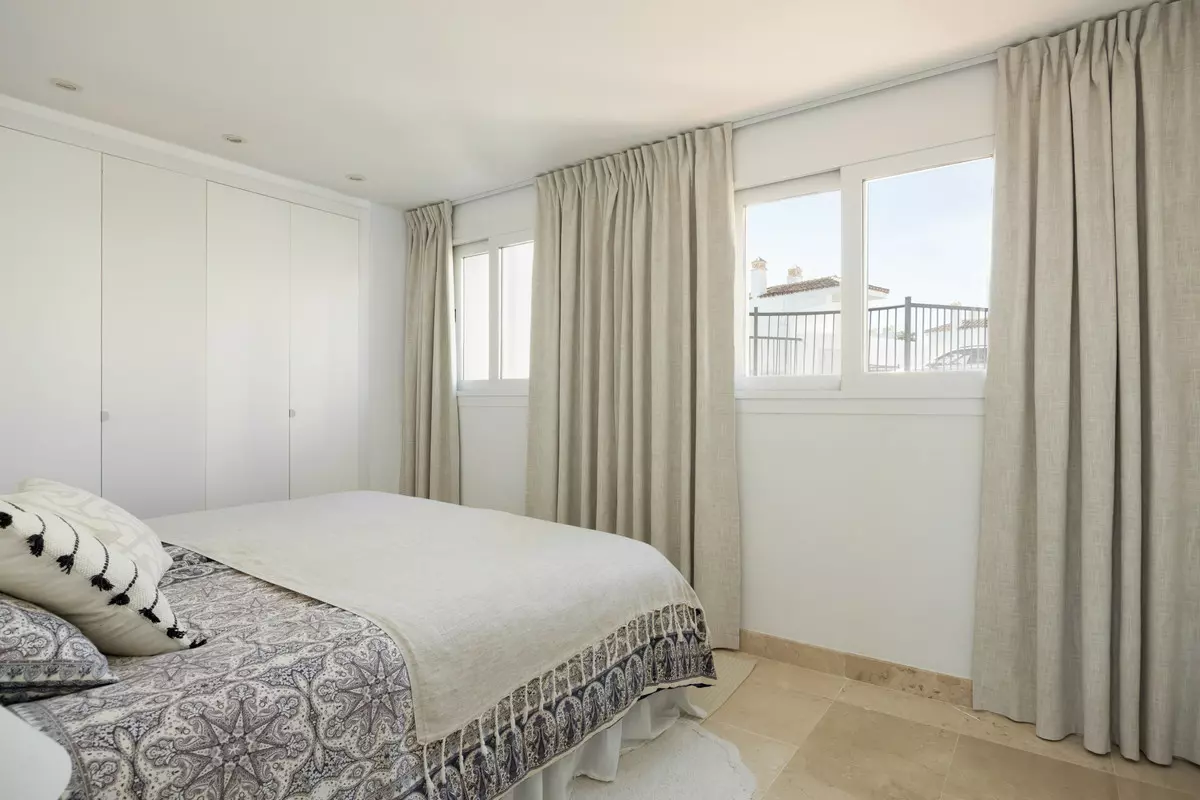 3-bedroom Apartment In Estepona, Spain (141 M²)