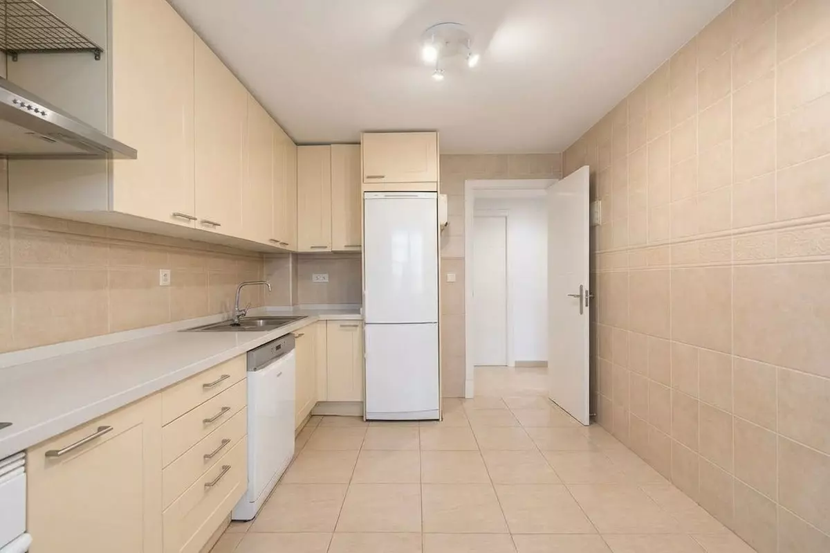 2-bedroom Apartment In Marbella, Spain (121 M²)