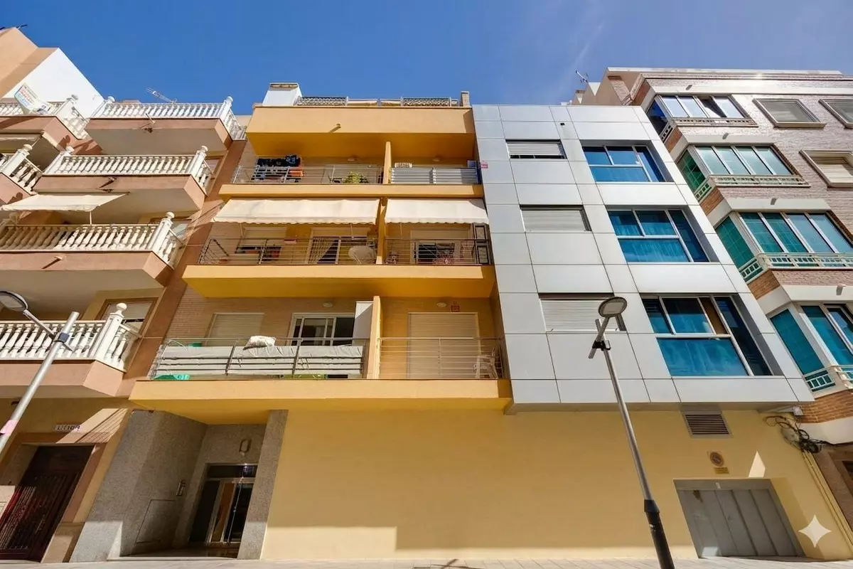 3-bedroom Apartment In Torrevieja, Spain (106 M²)