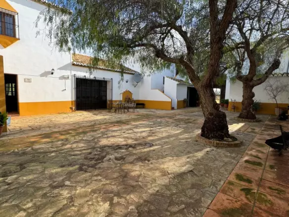 10-bedroom Country House In Teba, Spain (1.170 M²)