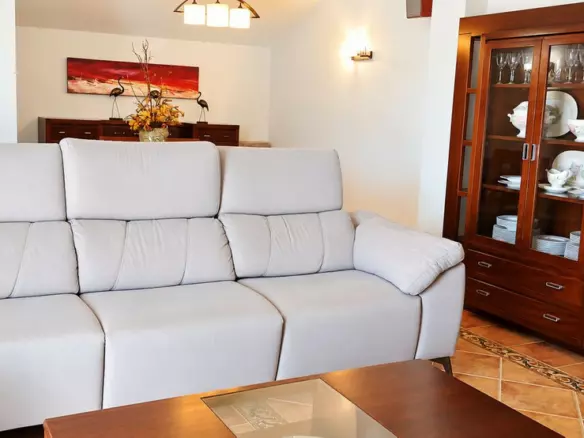 3-bedroom Apartment In Coín, Spain (274 M²)