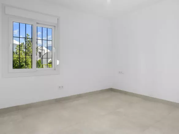 3-bedroom Apartment In Marbella, Spain (132 M²)