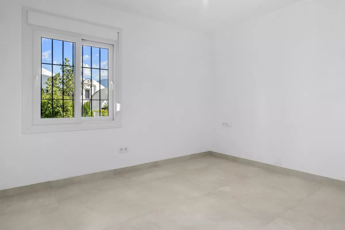 3-bedroom Apartment In Marbella, Spain (132 M²)