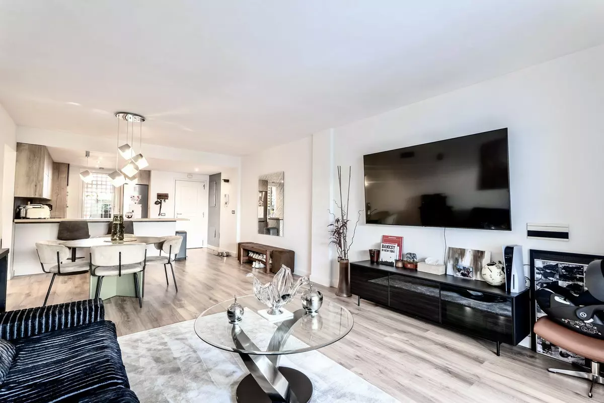 2-bedroom Apartment In Estepona, Spain (97 M²)