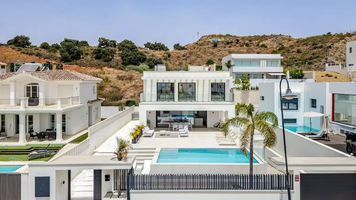 5-bedroom Villa In Mijas, Spain (420 M²)