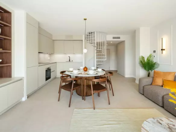 3-bedroom Apartment In Estepona, Spain (193 M²)
