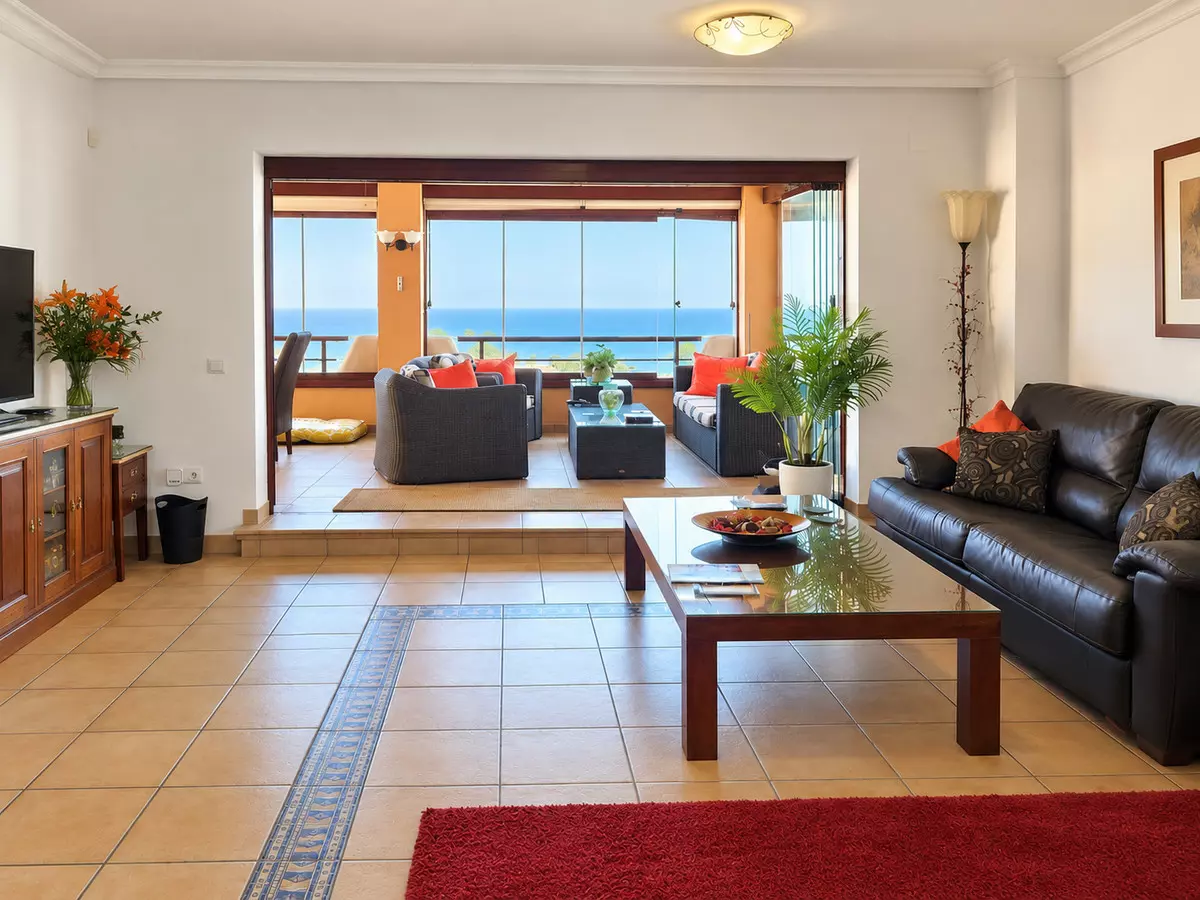 3-bedroom Apartment In Mijas, Spain (226 M²)