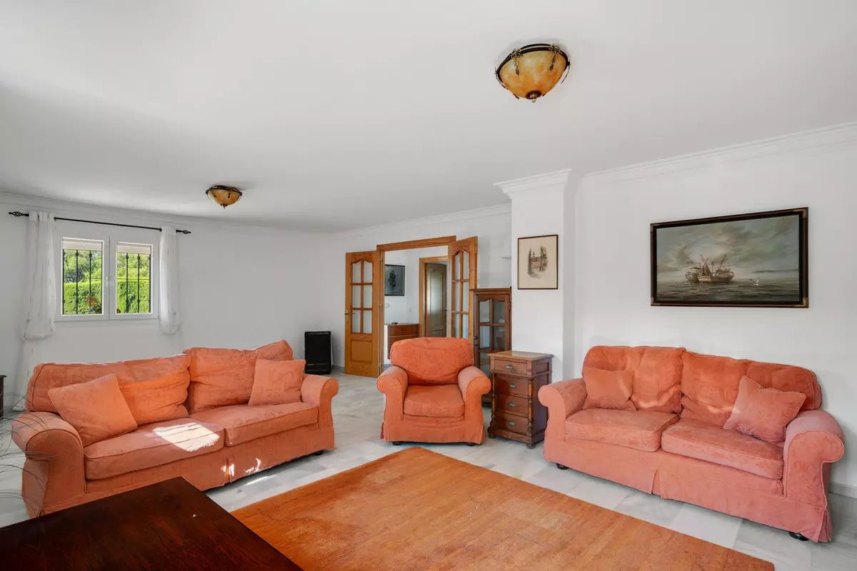 4-bedroom Villa In Estepona, Spain (343 M²)