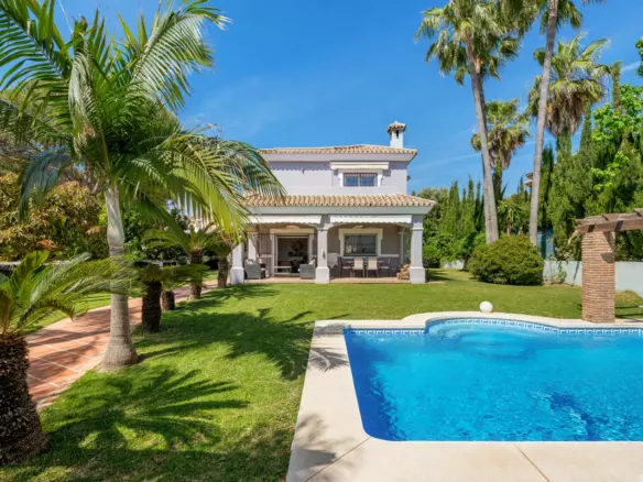 3-bedroom Villa In Estepona, Spain (210 M²)