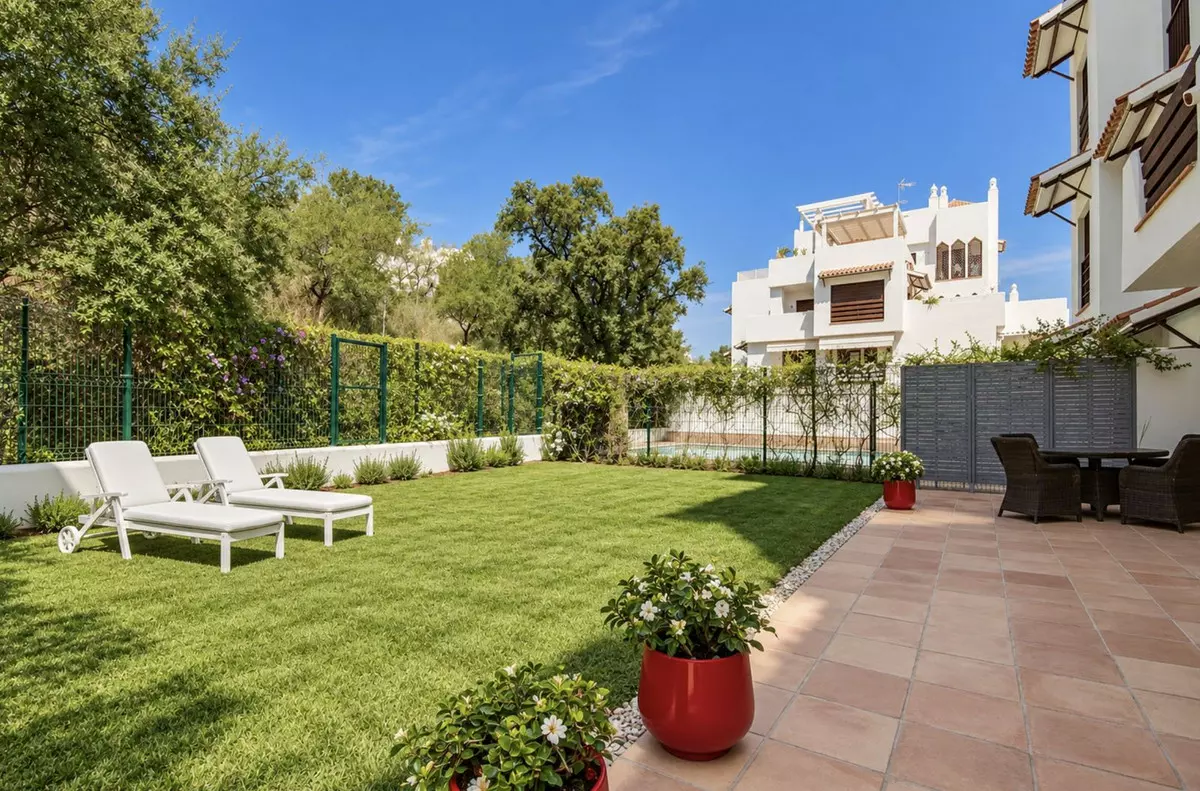 2-bedroom Apartment In Estepona, Spain (96 M²)