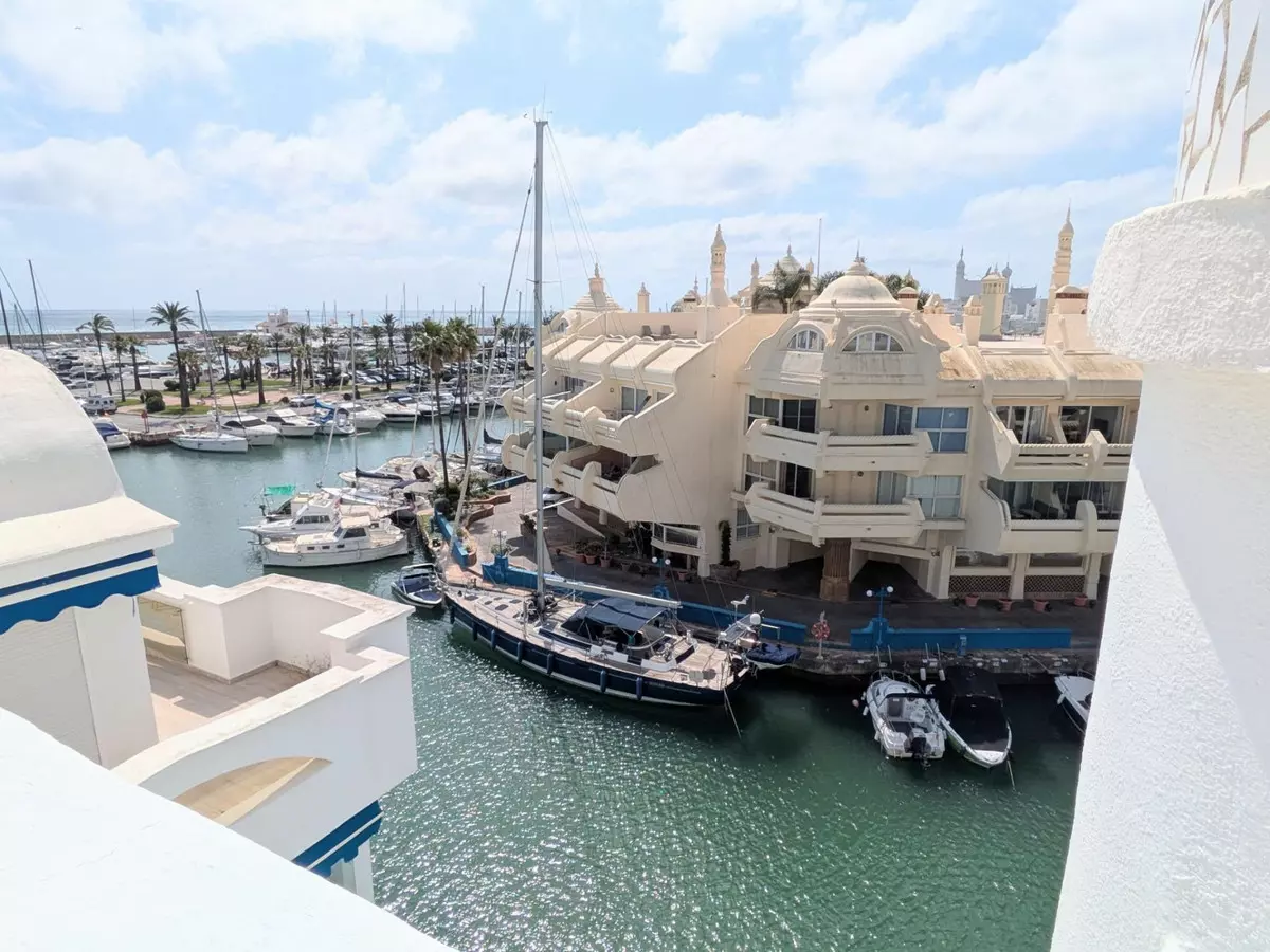 3-bedroom Apartment In Benalmádena, Spain (155 M²)