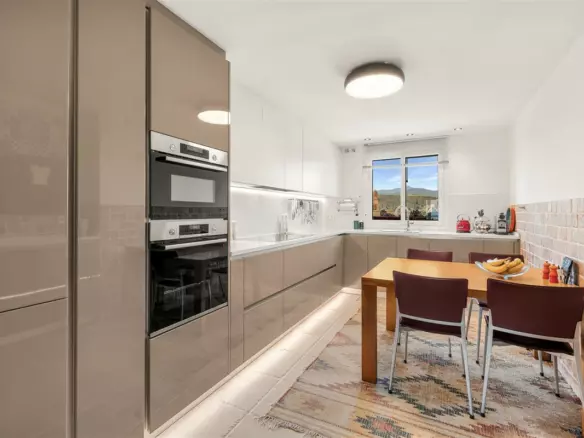 4-bedroom Apartment In Málaga, Spain (159 M²)