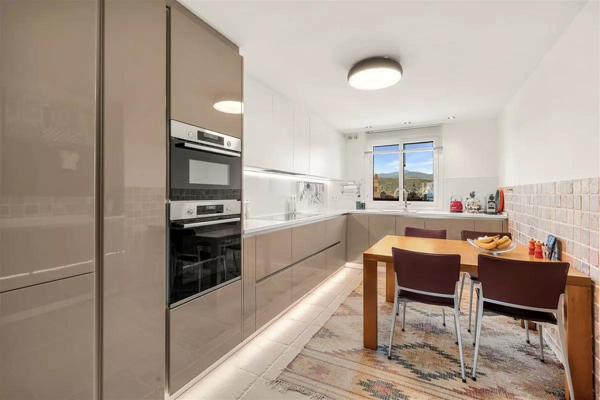 4-bedroom Apartment In Málaga, Spain (159 M²)