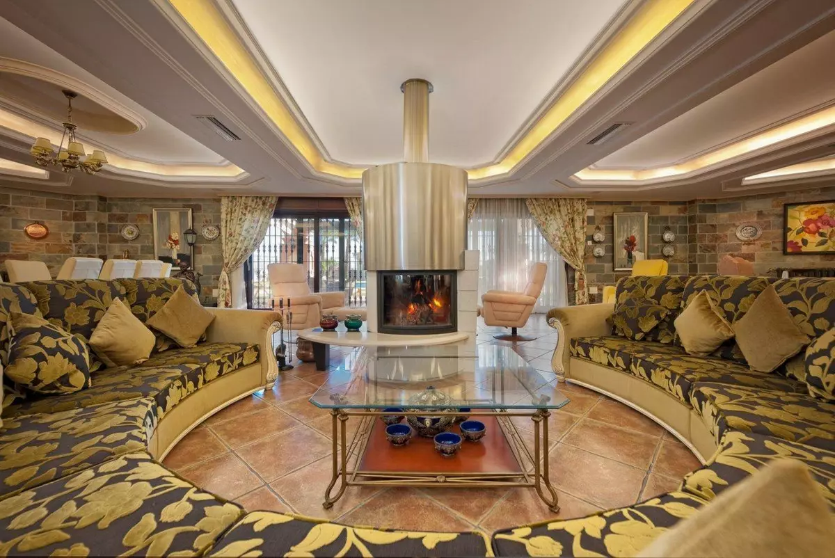 7-bedroom Villa In Mijas, Spain (2.235 M²)