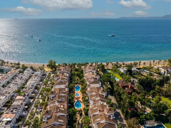 2-bedroom Apartment In Marbella, Spain (121 M²)