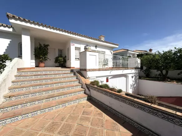 4-bedroom Villa In Alhaurín De La Torre, Spain (173 M²)