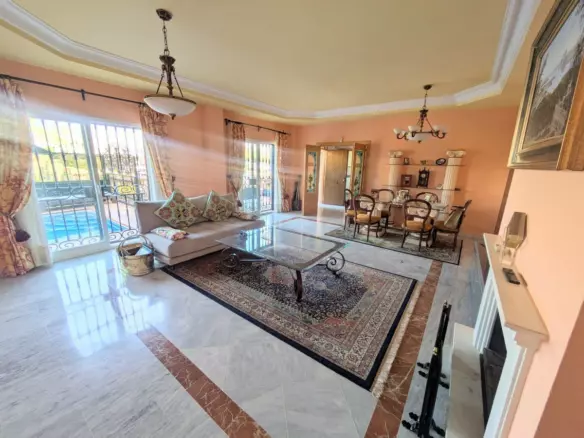 5-bedroom Villa In Málaga, Spain (403 M²)