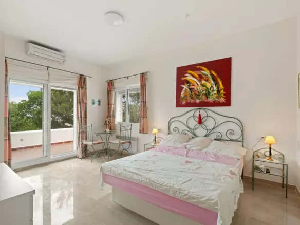 2-bedroom Apartment In Marbella, Spain (125 M²)