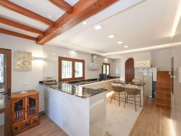 4-bedroom Villa In Guaro, Spain (209 M²)