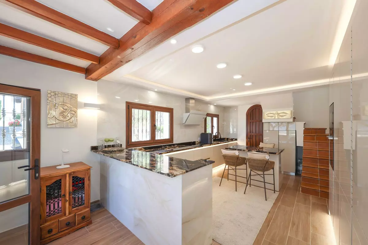 4-bedroom Villa In Guaro, Spain (209 M²)