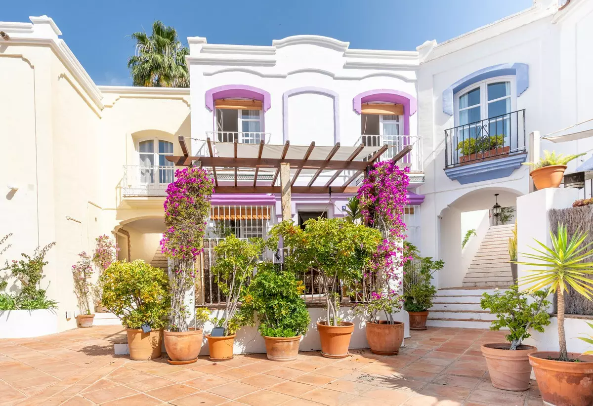 2-bedroom Town House In Benahavis, Spain (104 M²)