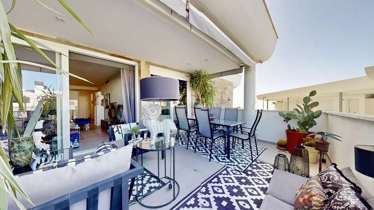 2-bedroom Apartment In Fuengirola, Spain (177 M²)