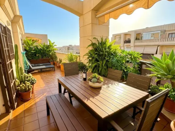 2-bedroom Apartment In Málaga, Spain (132 M²)