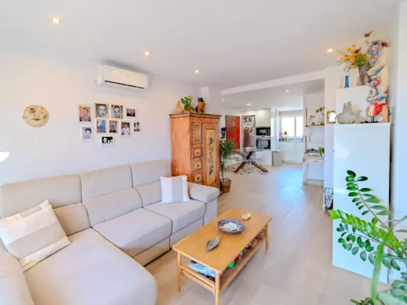 3-bedroom Apartment In Málaga, Spain (107 M²)