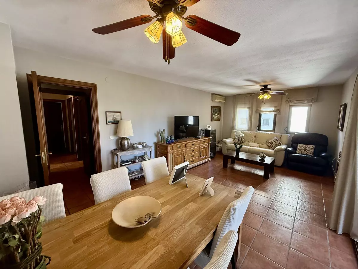 3-bedroom Apartment In Málaga, Spain (165 M²)
