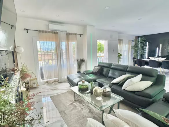 5-bedroom Villa In Alhaurín De La Torre, Spain (250 M²)