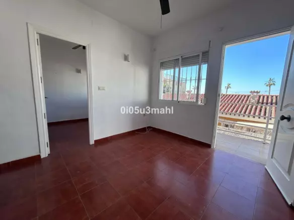 2-bedroom Villa In Rincón De La Victoria, Spain (42 M²)