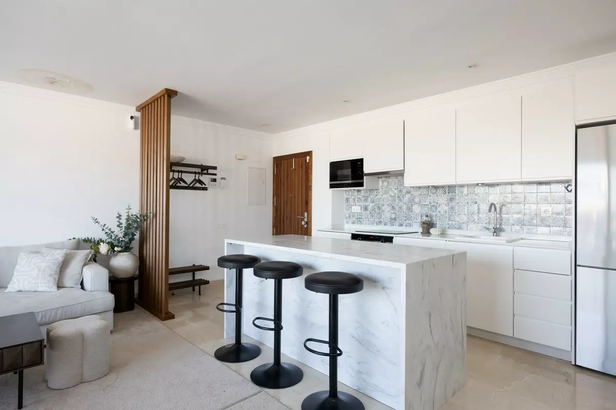 3-bedroom Apartment In Estepona, Spain (141 M²)