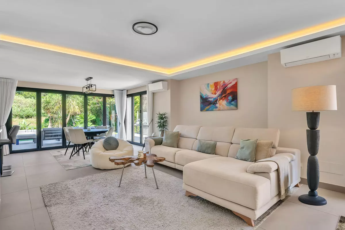 4-bedroom Villa In Marbella, Spain (280 M²)