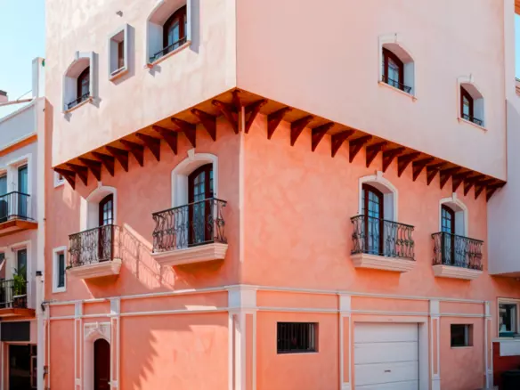 7-bedroom Town House In Estepona, Spain (451 M²)